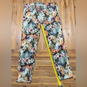 Philosophy Republic Clothing Abstract Floral Skinny Jeans. Size 6